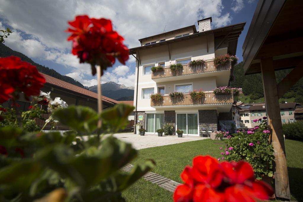 Appartamento Rose Di Bosco Predazzo Bagian luar foto